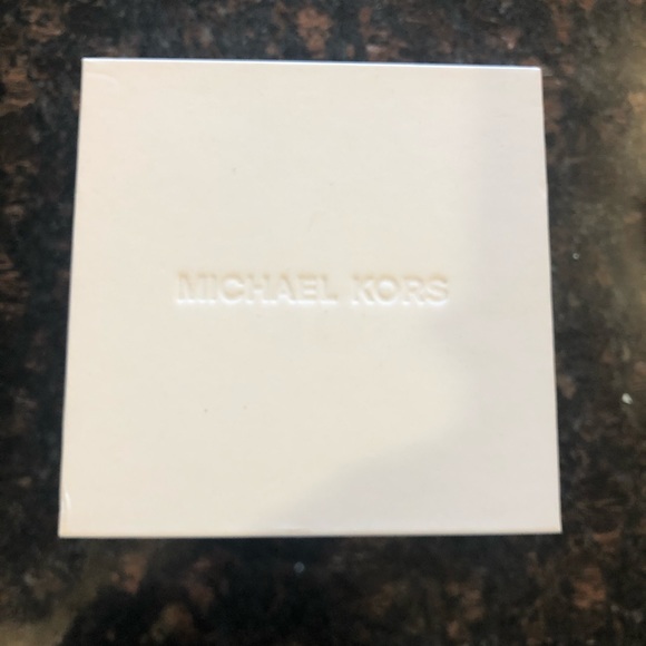 Michael Kors Fitness Tracker - Picture 4 of 4